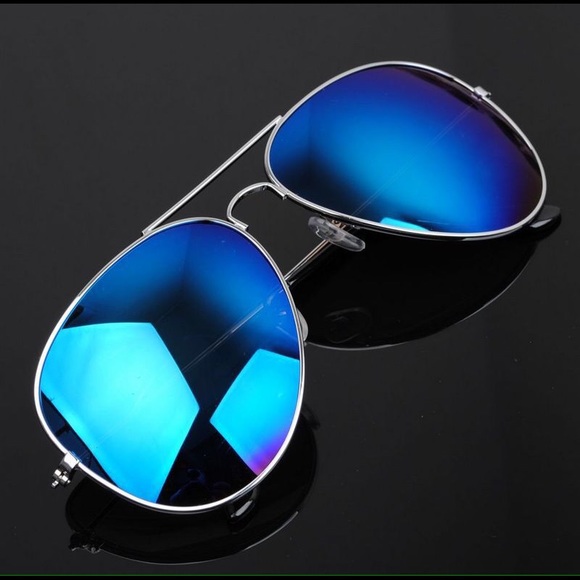 Blue Mirror Aviator Sunglasses - Picture 2 of 3
